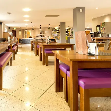Yha Cardiff Central-3