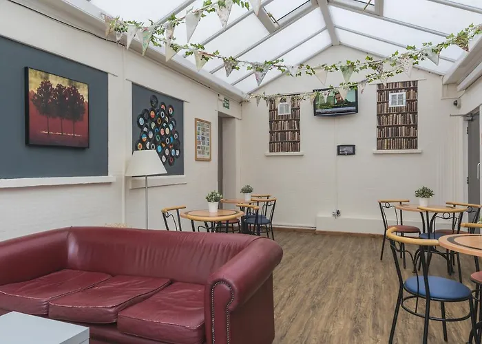 Nomad Backpacker Hostel Cardiff